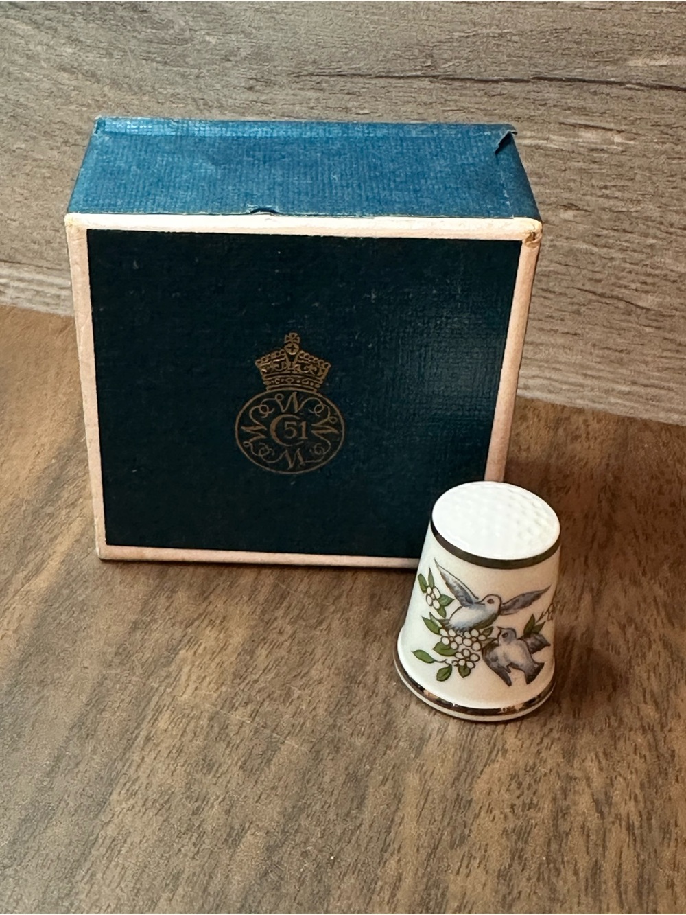 Royal Worcester White Fine Bone China Thimble w/ Classic “Doves of Peace”